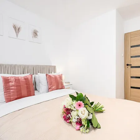 Lumina Apartment Opposite The Palace Of Culture And Science Warsaw Exterior photo