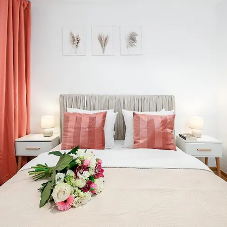 Lumina Apartment Opposite The Palace Of Culture And Science Warsaw Exterior photo